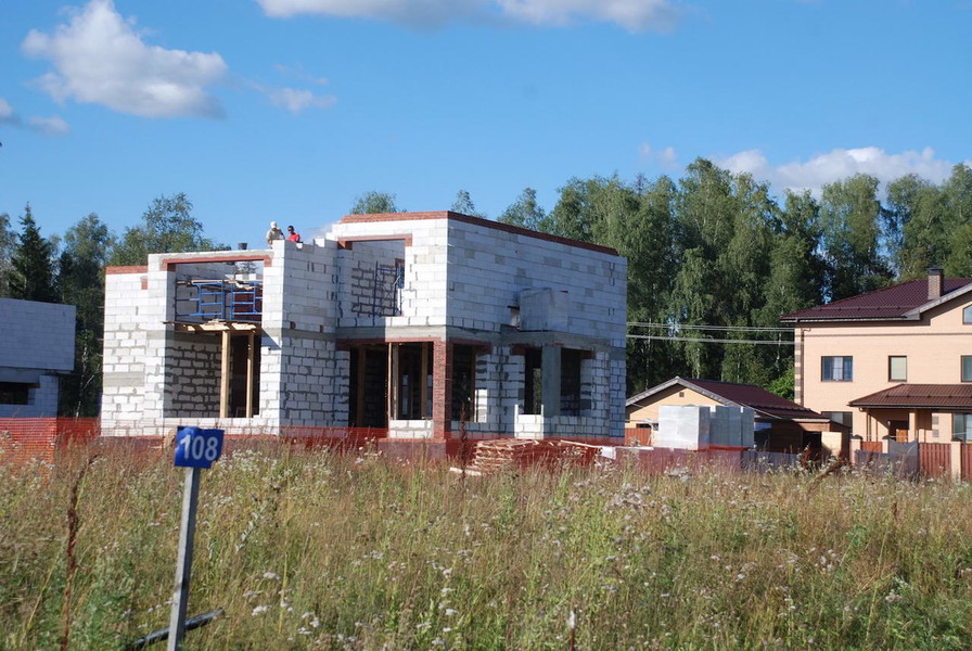 17.08.2015 Жители активно строят дома